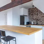 Sleek - Urban Elegance In The Heart Of