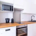 Sleek - Urban Elegance In The Heart Of