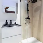 Sleek - Urban Elegance In The Heart Of *