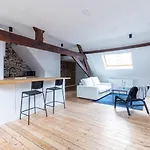 Sleek - Urban Elegance In The Heart Of Apartment *
