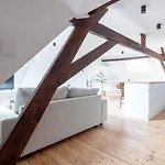Sleek - Urban Elegance In The Heart Of