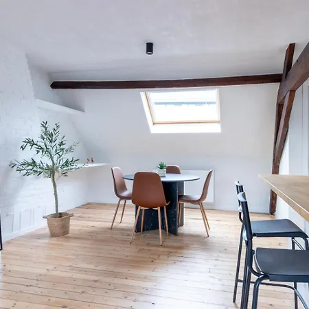 Sleek - Urban Elegance In The Heart Of Гент