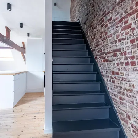 Sleek - Urban Elegance In The Heart Of Апартаменти *