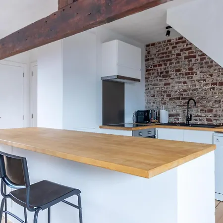 Sleek - Urban Elegance In The Heart Of