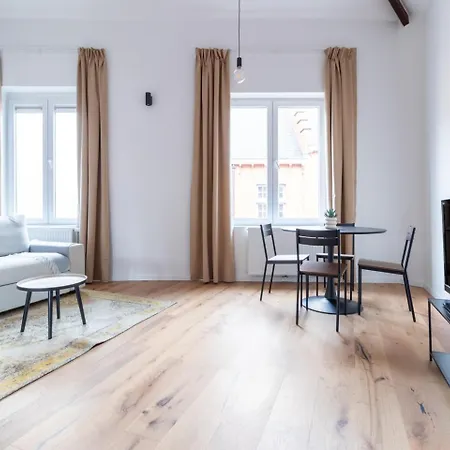 Sleek - Urban Elegance In The Heart Of *