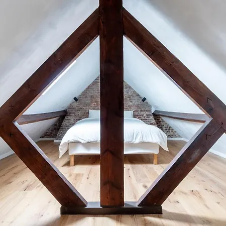 Sleek - Urban Elegance In The Heart Of Апартаменти *