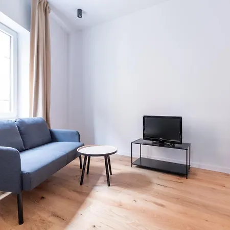 Апартаменти Sleek - Urban Elegance In The Heart Of *