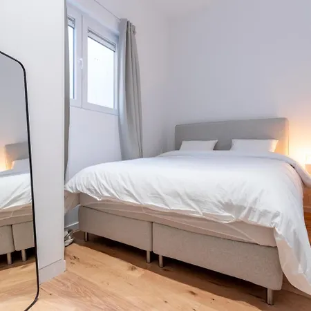 Sleek - Urban Elegance In The Heart Of *