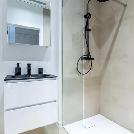Sleek - Urban Elegance In The Heart Of Apartment