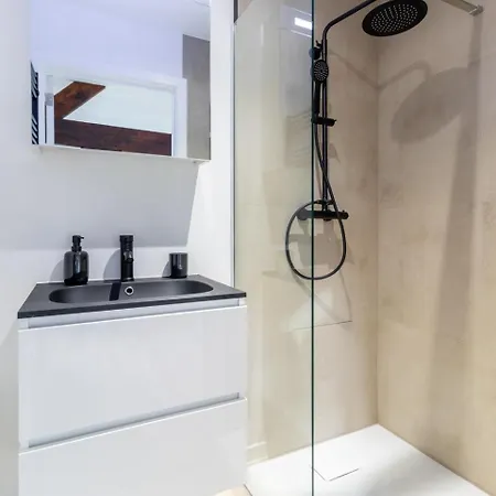 Sleek - Urban Elegance In The Heart Of *