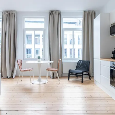 Sleek - Urban Elegance In The Heart Of Гент