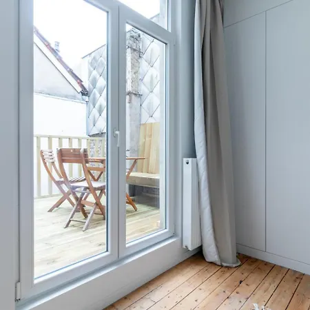 Апартаменти Sleek - Urban Elegance In The Heart Of Гент