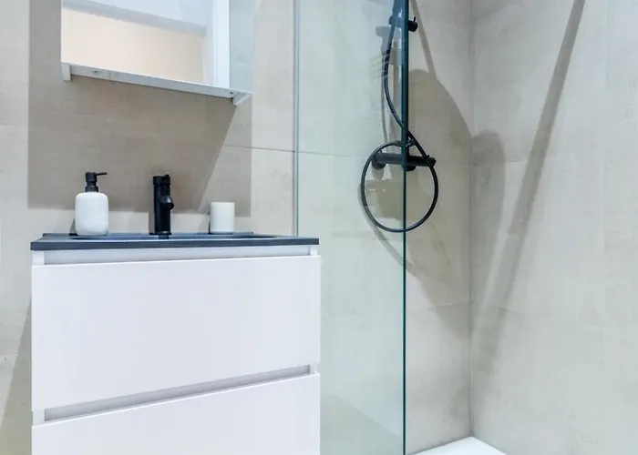 Sleek - Urban Elegance In The Heart Of *