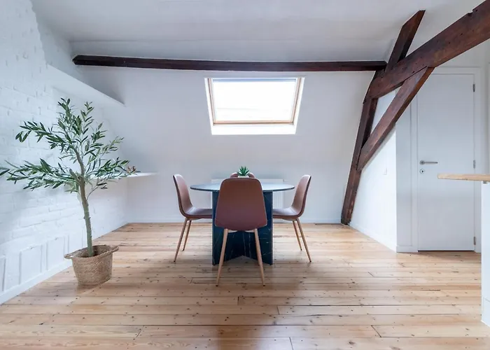 Sleek - Urban Elegance In The Heart Of Apartamento Gante