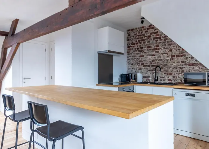 Sleek - Urban Elegance In The Heart Of