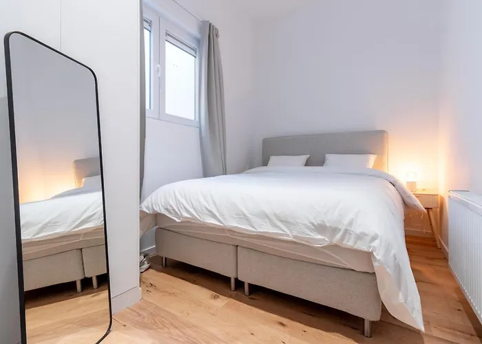 Sleek - Urban Elegance In The Heart Of *