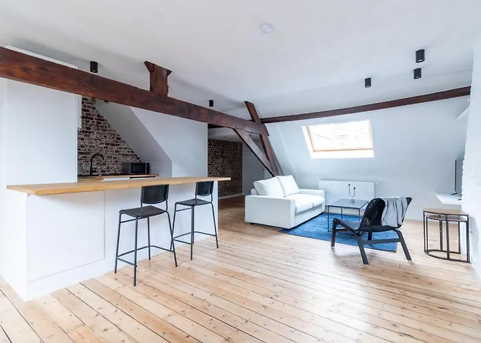 Sleek - Urban Elegance In The Heart Of Апартаменты *