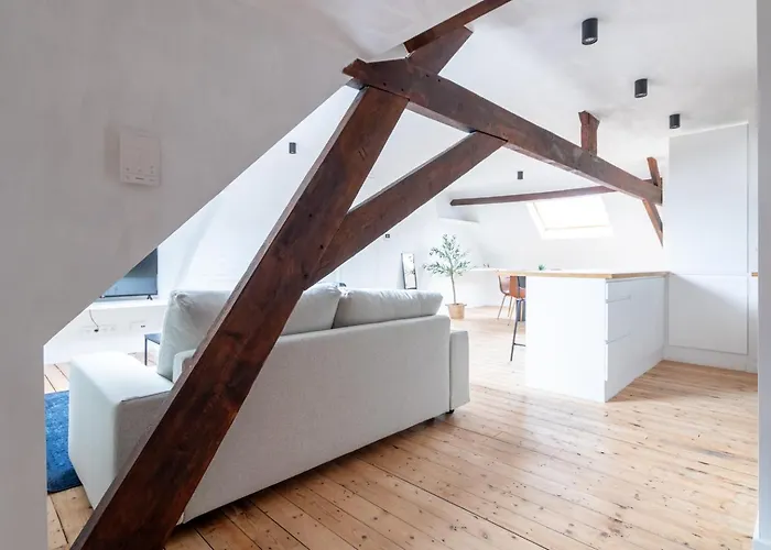 Sleek - Urban Elegance In The Heart Of