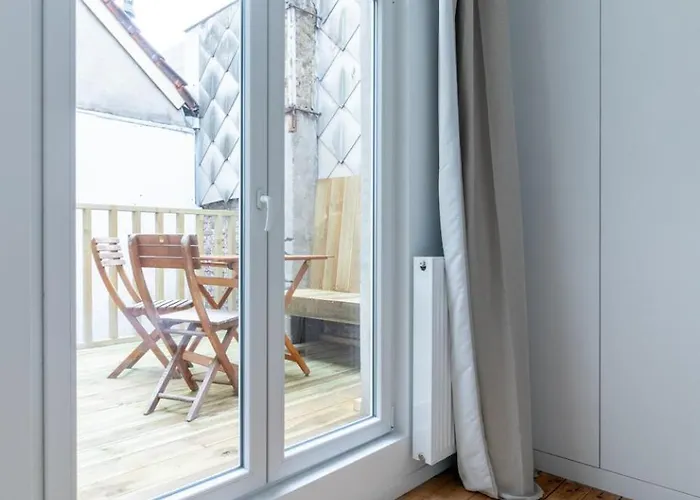 Апартаменты Sleek - Urban Elegance In The Heart Of Гент