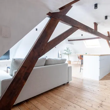 Sleek - Urban Elegance In The Heart Of